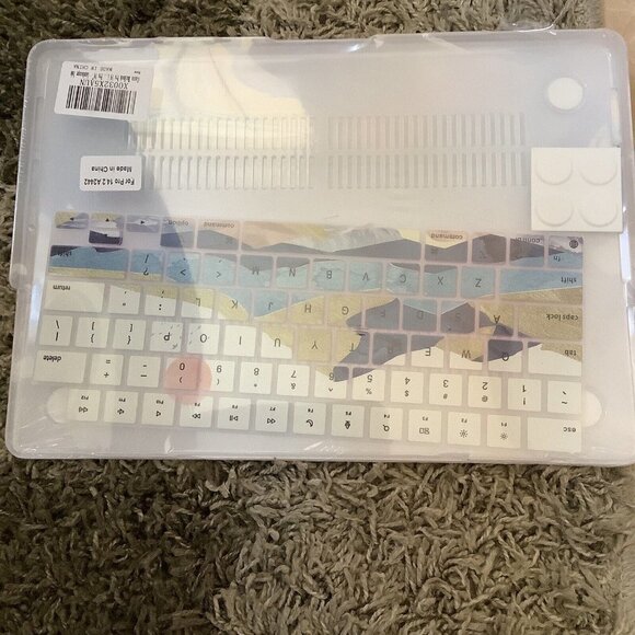 Macbook Pro 14.2 A2442 Landscape Pattern Case and Keyboard Cover New - Picture 2 of 3